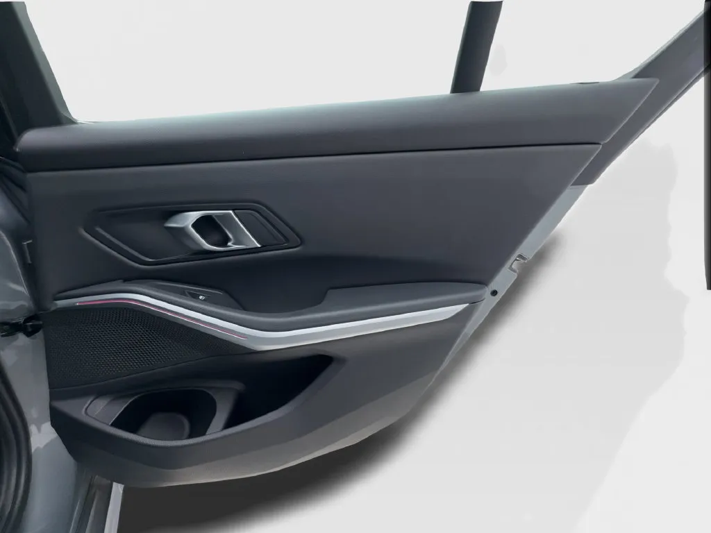 BMW 3 Series photo 33