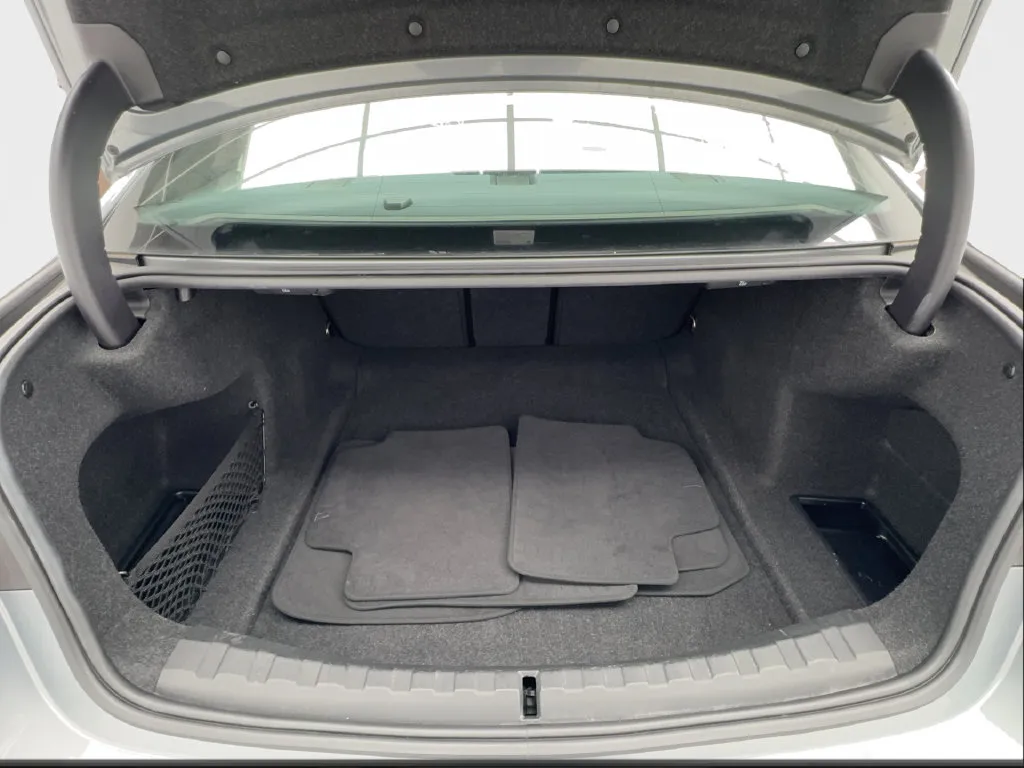 BMW 3 Series photo 20