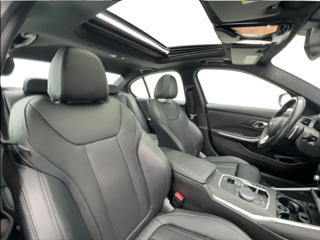 BMW 3 Series photo 34