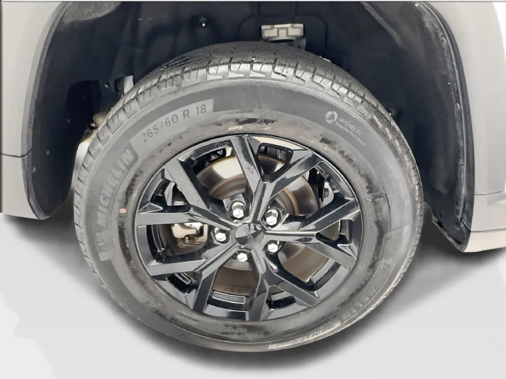 Jeep Grand Cherokee photo 16