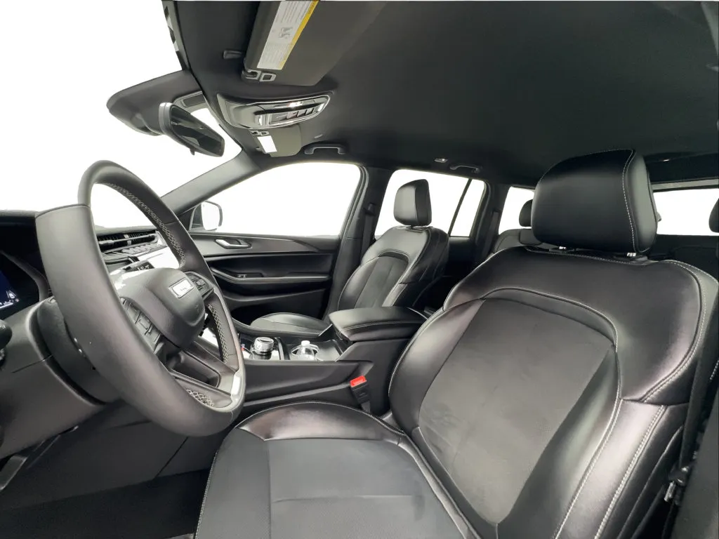 Jeep Grand Cherokee photo 21