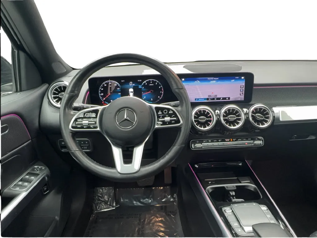 Mercedes-Benz GLB photo 35