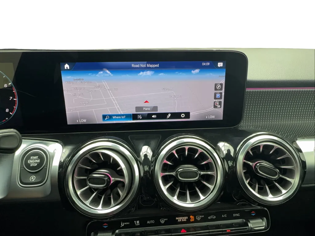 Mercedes-Benz GLB photo 45