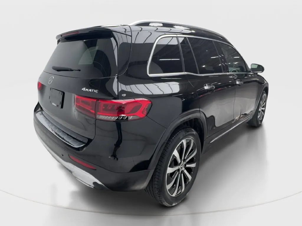 Mercedes-Benz GLB photo 8