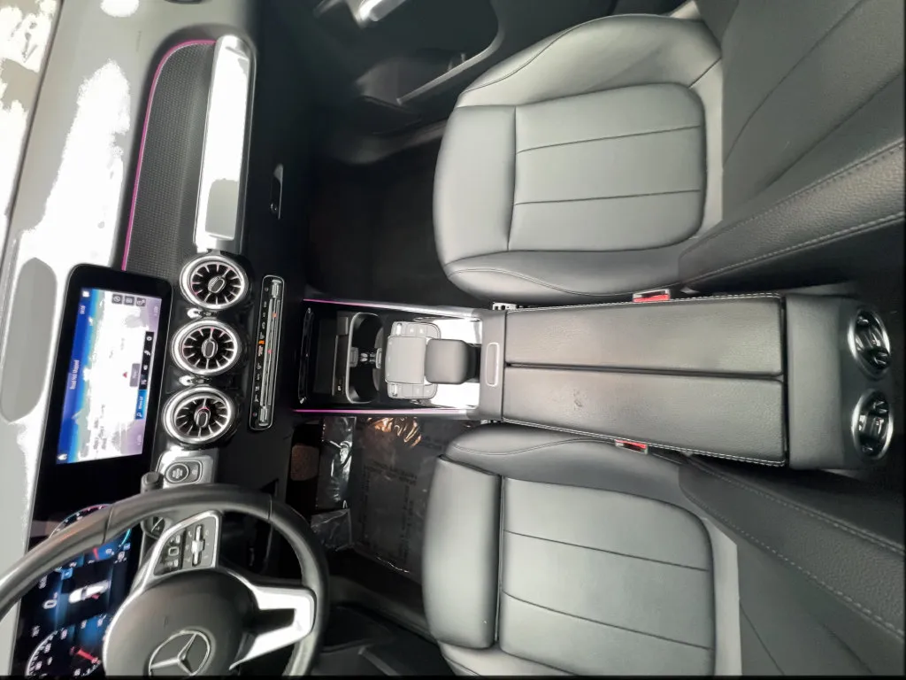Mercedes-Benz GLB photo 37