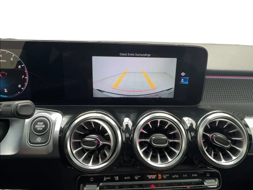 Mercedes-Benz GLB photo 49