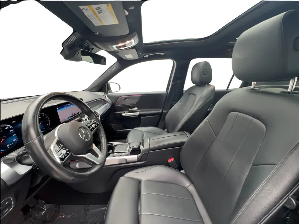 Mercedes-Benz GLB photo 22