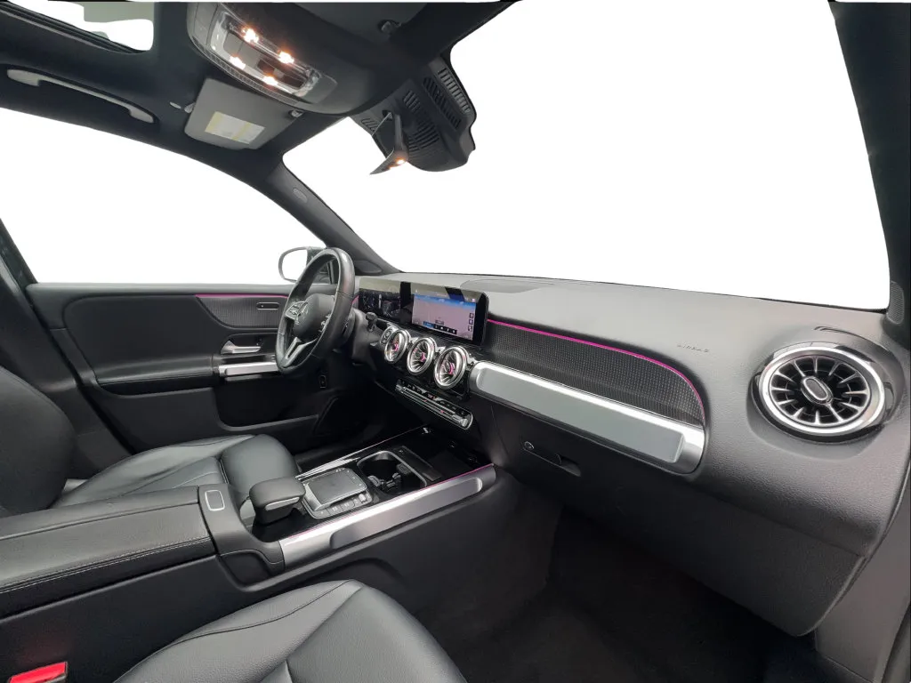 Mercedes-Benz GLB photo 32