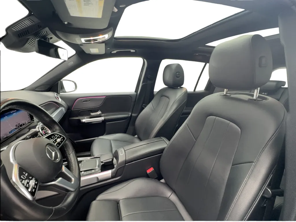 Mercedes-Benz GLB photo 21