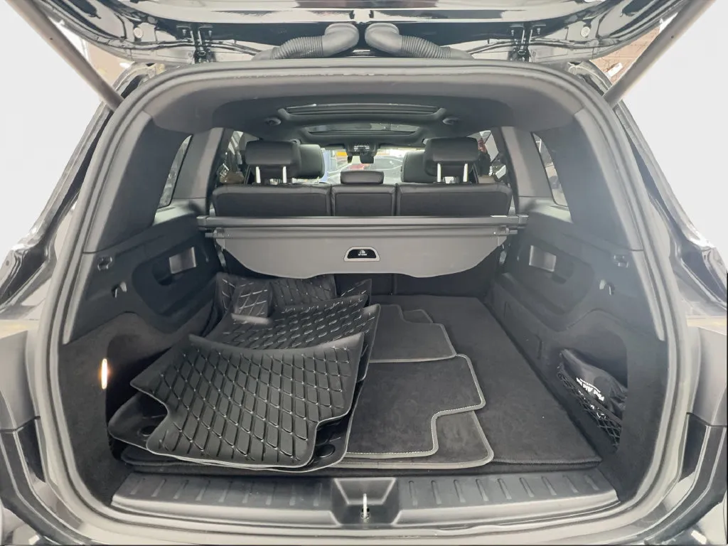 Mercedes-Benz GLB photo 18