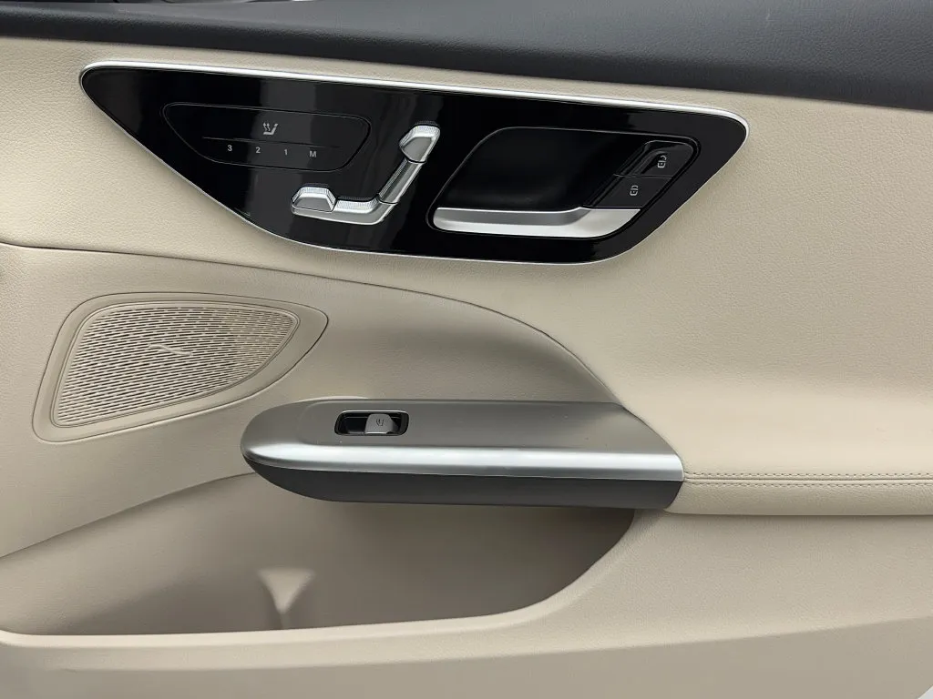 Mercedes-Benz C-Class photo 52