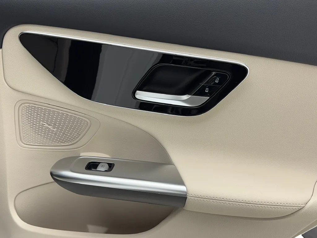 Mercedes-Benz C-Class photo 56