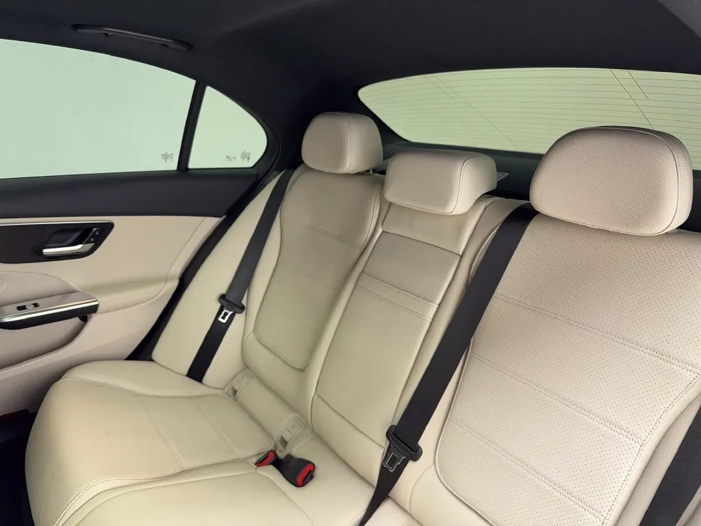 Mercedes-Benz C-Class photo 44