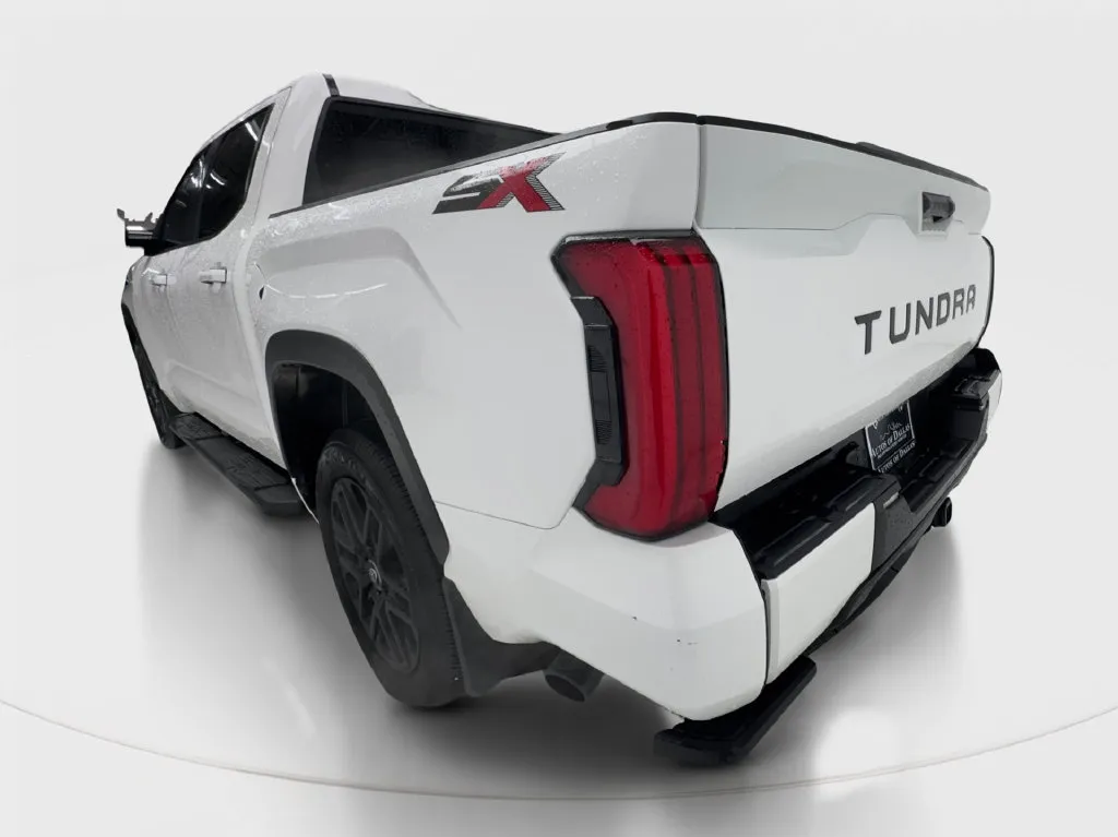 Toyota Tundra photo 11