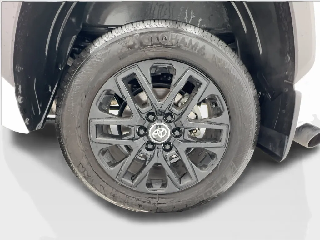Toyota Tundra photo 12