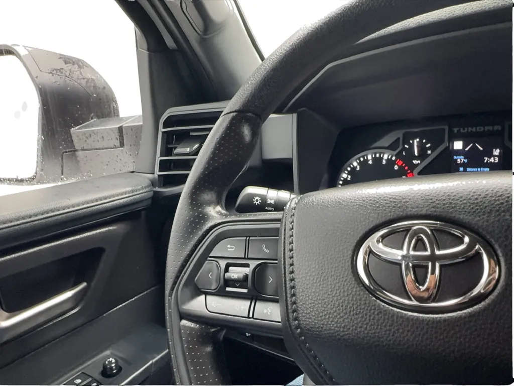 Toyota Tundra photo 29