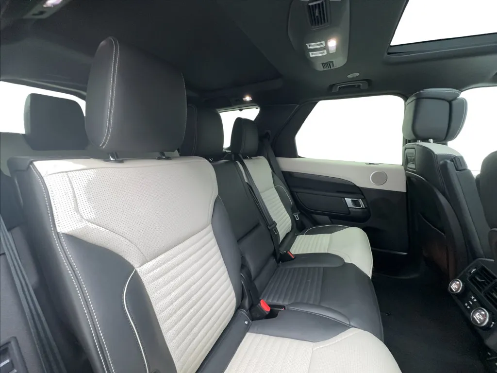 Land Rover Discovery photo 29
