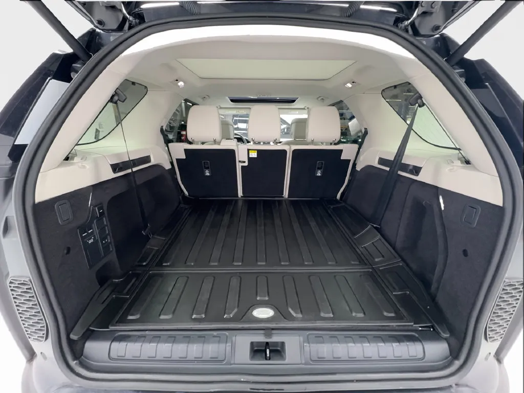 Land Rover Discovery photo 18