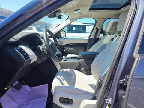 More photos of 2025 Land Rover Discovery S at Autos of Dallas - Plano, TX