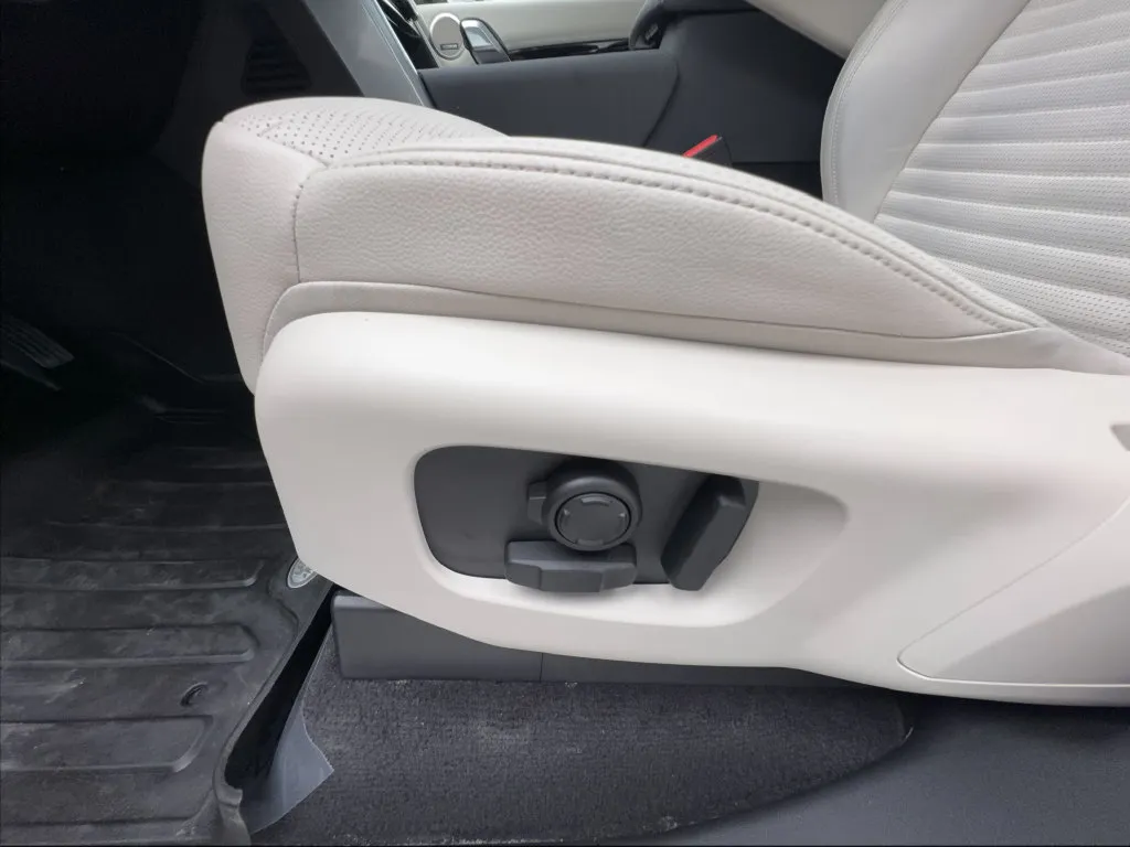 Land Rover Discovery photo 25