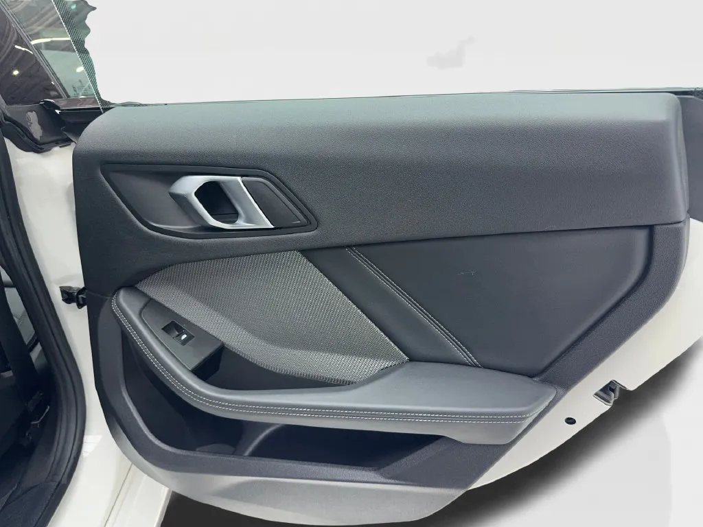 BMW 2 Series photo 32