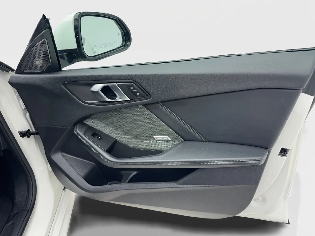BMW 2 Series photo 35