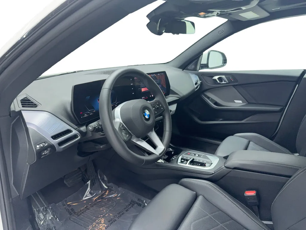 BMW 2 Series photo 21