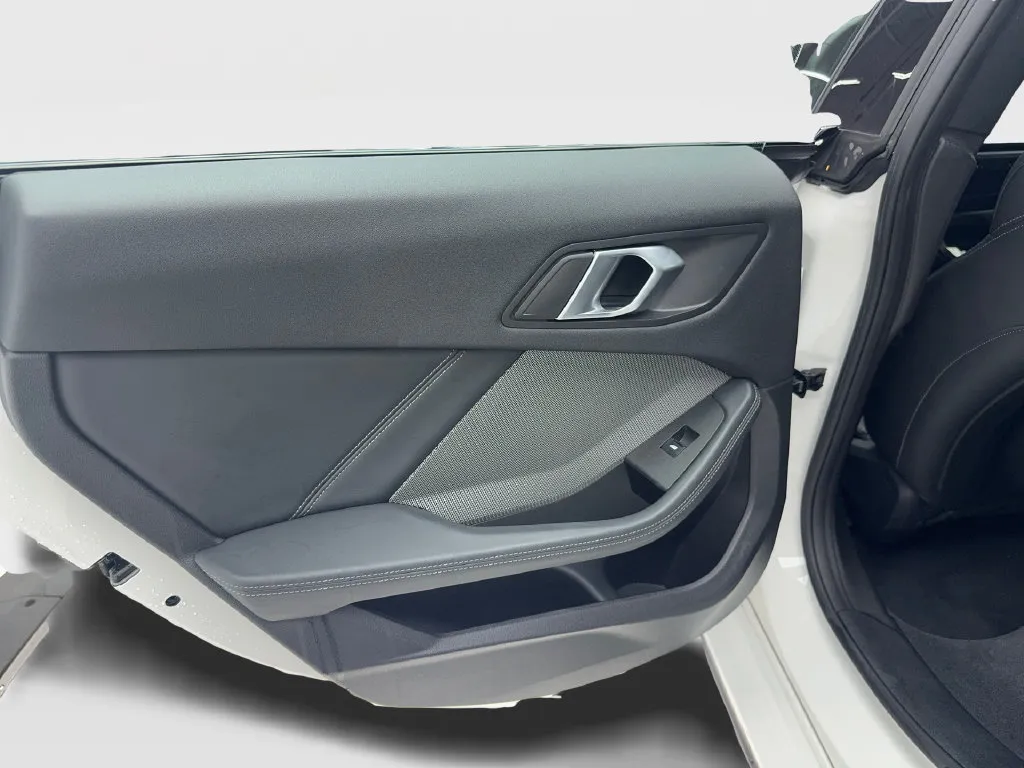 BMW 2 Series photo 27