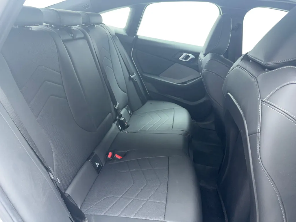 BMW 2 Series photo 29