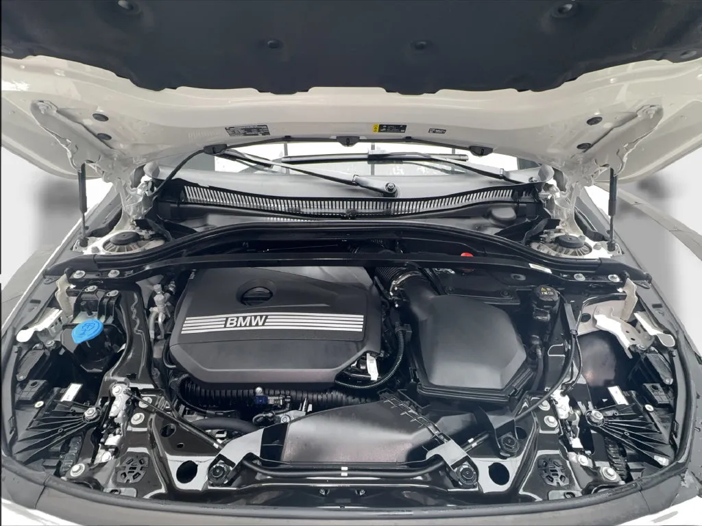 BMW 2 Series photo 14