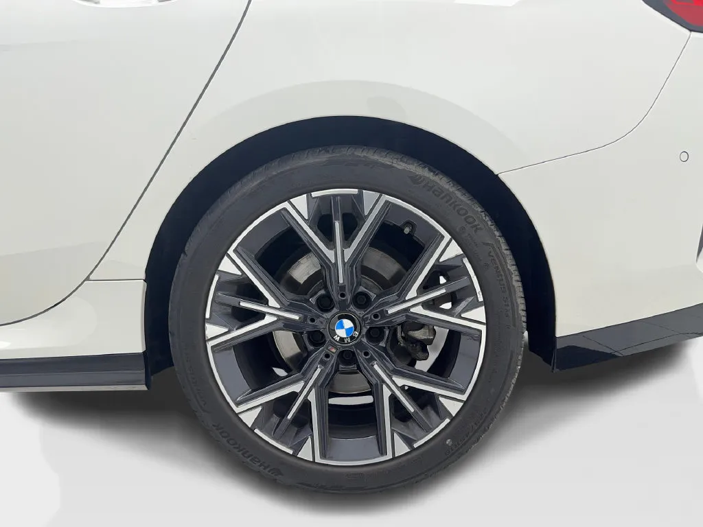 BMW 2 Series photo 16
