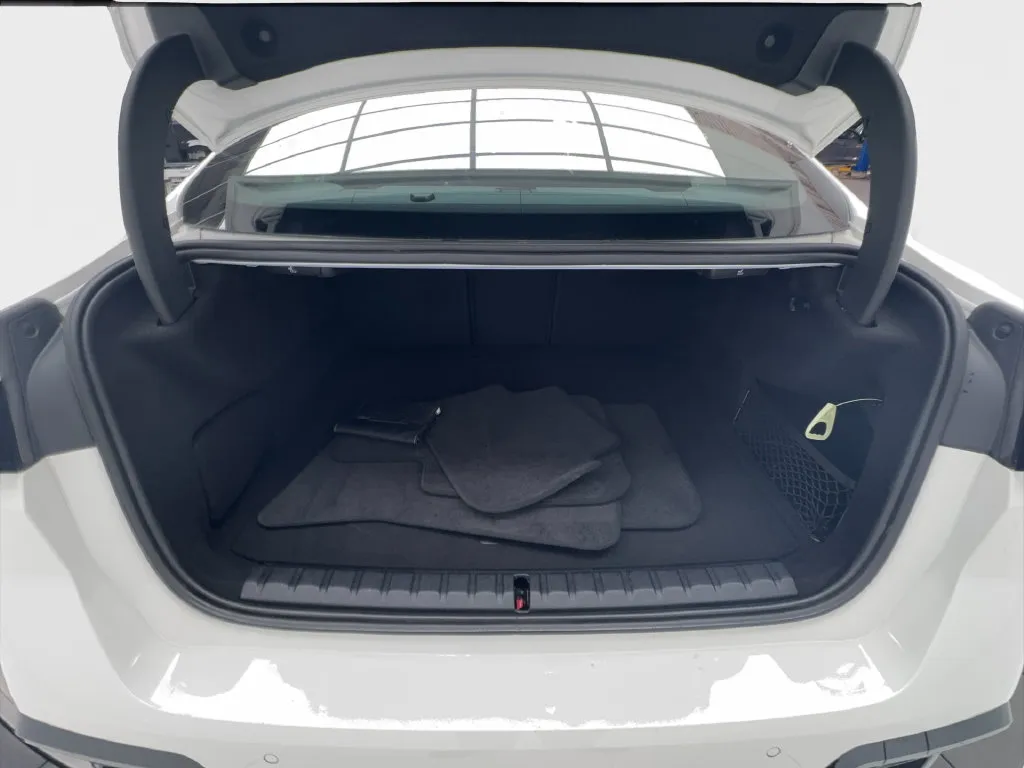 BMW 2 Series photo 28