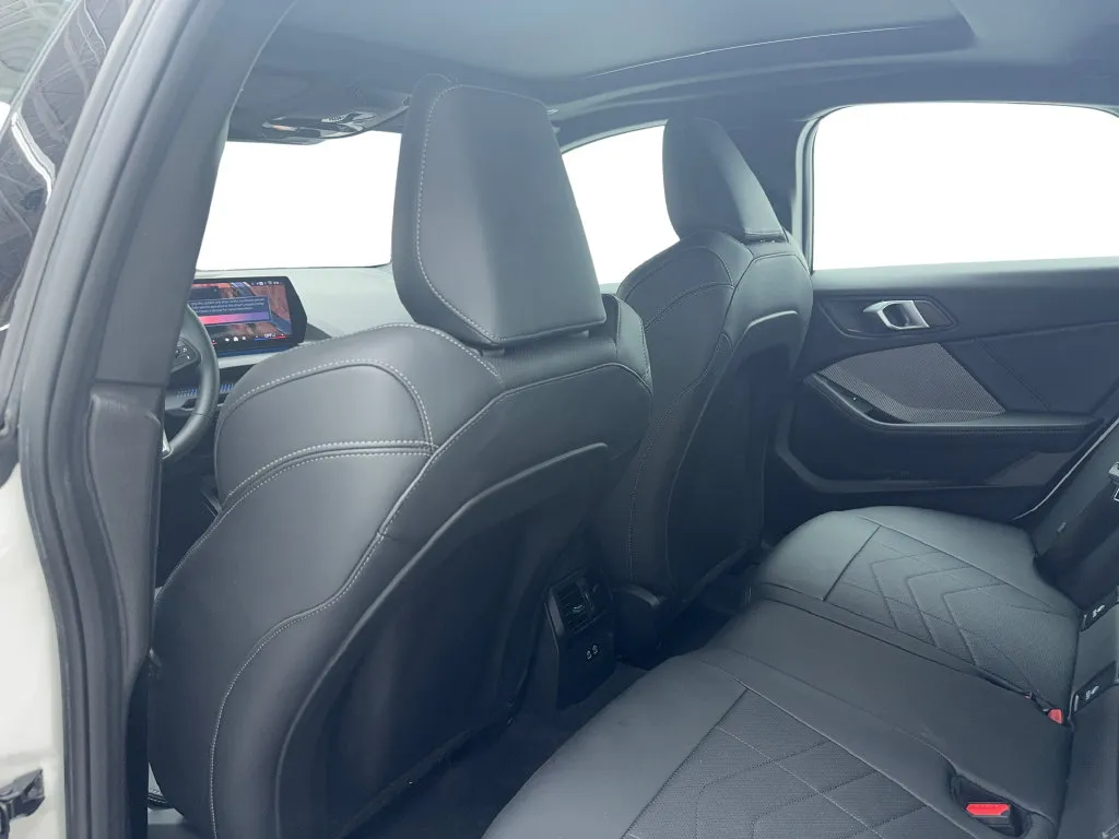 BMW 2 Series photo 26