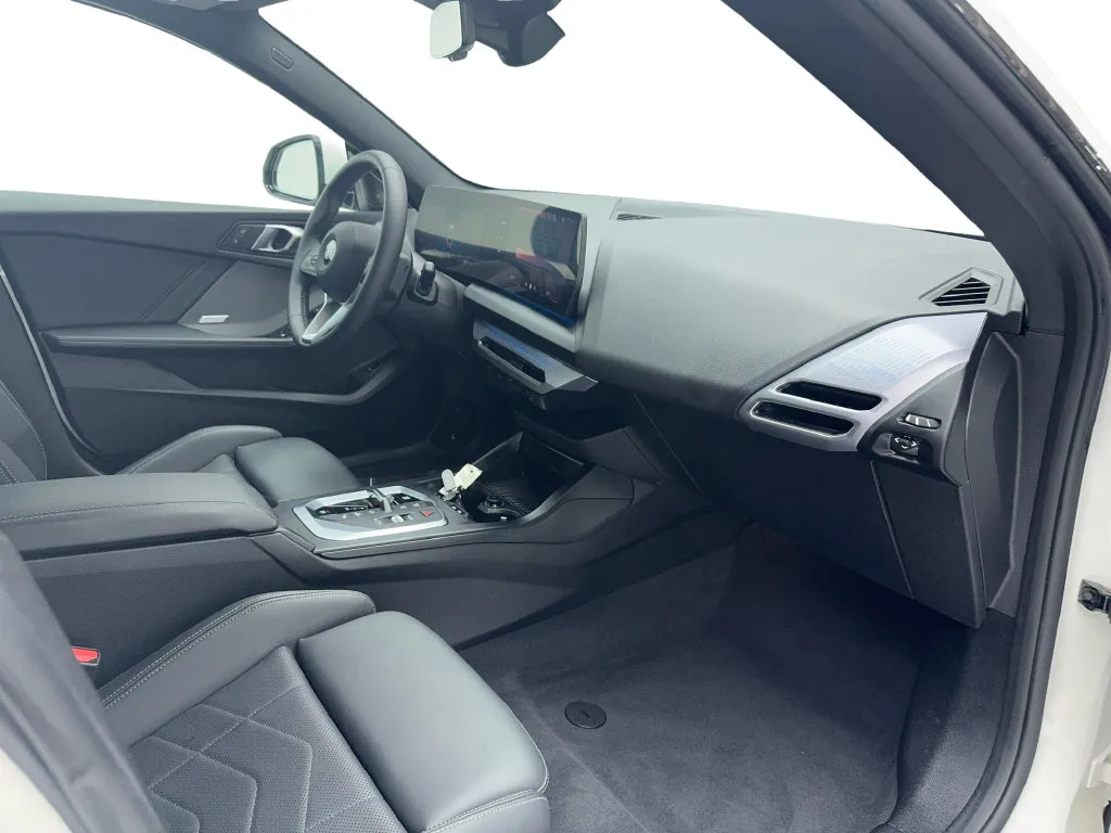 BMW 2 Series photo 34