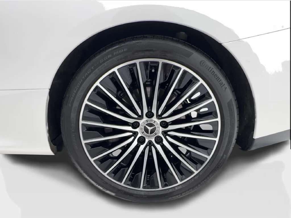 Mercedes-Benz CLE photo 12