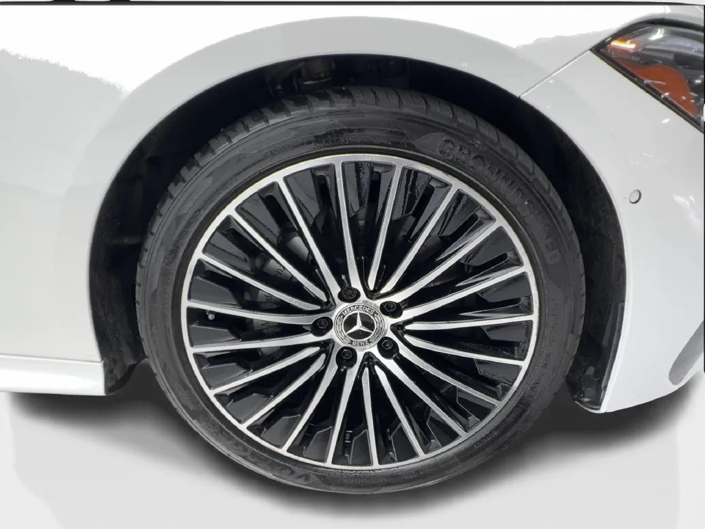 Mercedes-Benz CLE photo 15