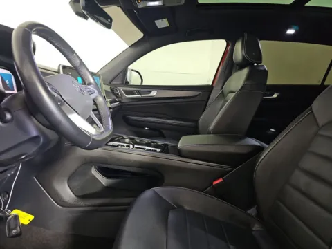 More photos of 2024 Volkswagen Atlas Cross Sport 2.0T SEL R-Line at Autos of Dallas - Plano, TX