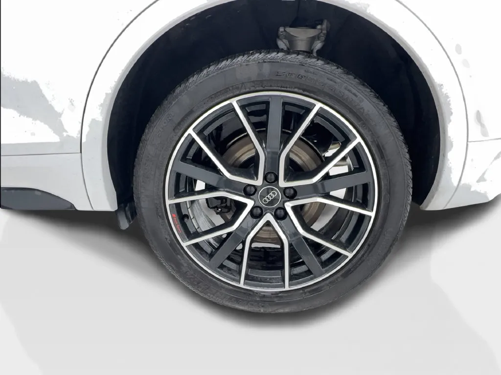 Audi SQ5 photo 12