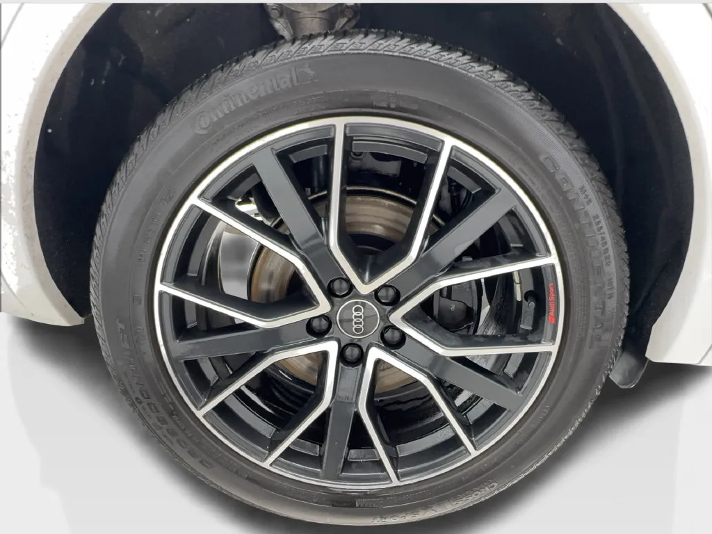 Audi SQ5 photo 16