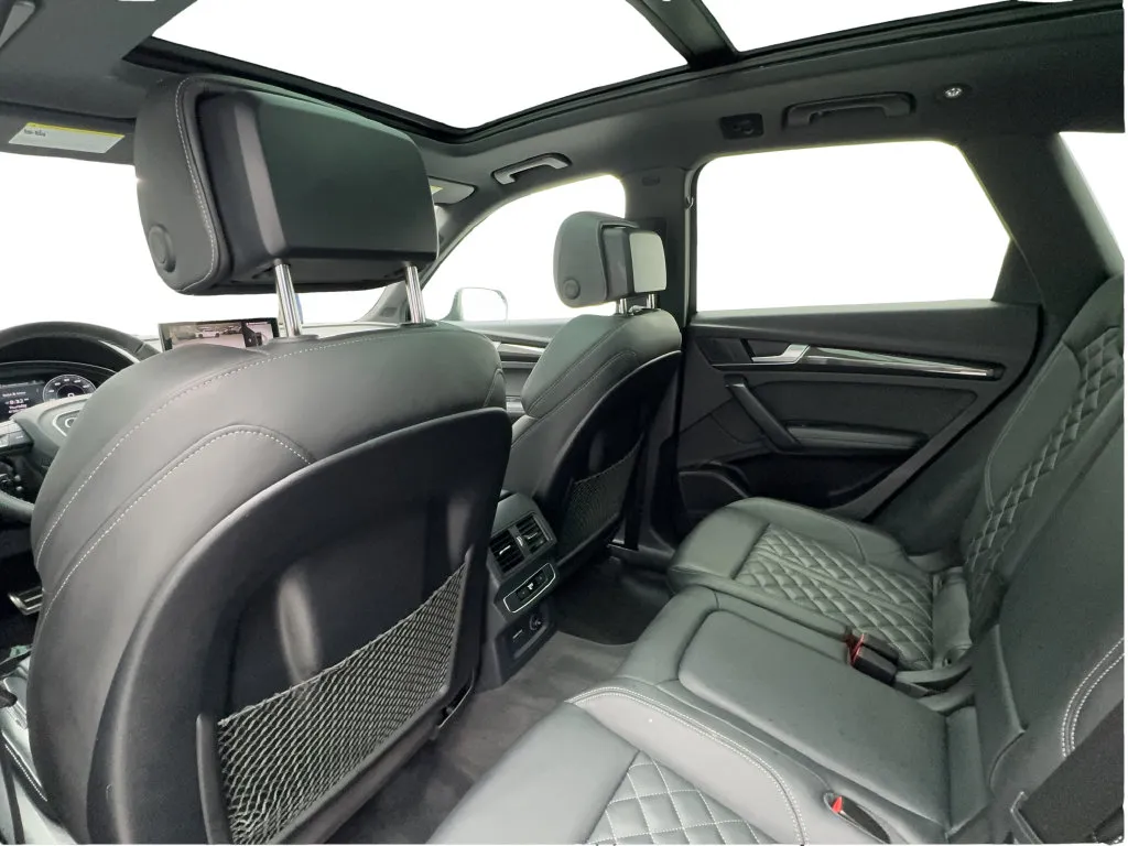 Audi SQ5 photo 26