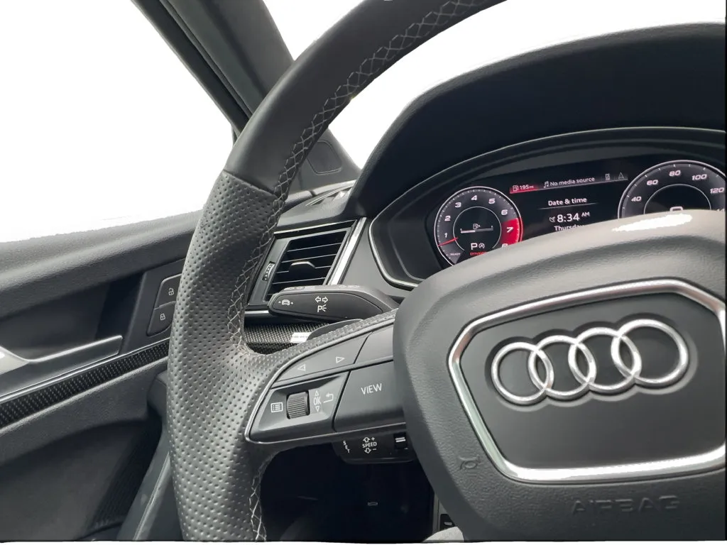 Audi SQ5 photo 44