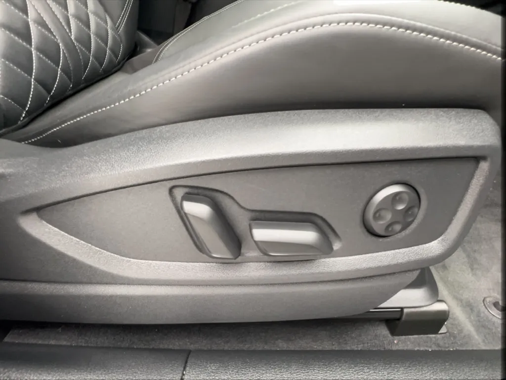 Audi SQ5 photo 33