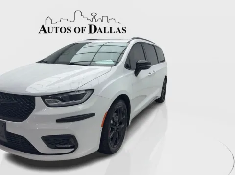 More photos of 2023 Chrysler Pacifica Limited at Autos of Dallas - Plano, TX