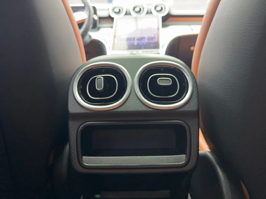 Mercedes-Benz C-Class photo 33