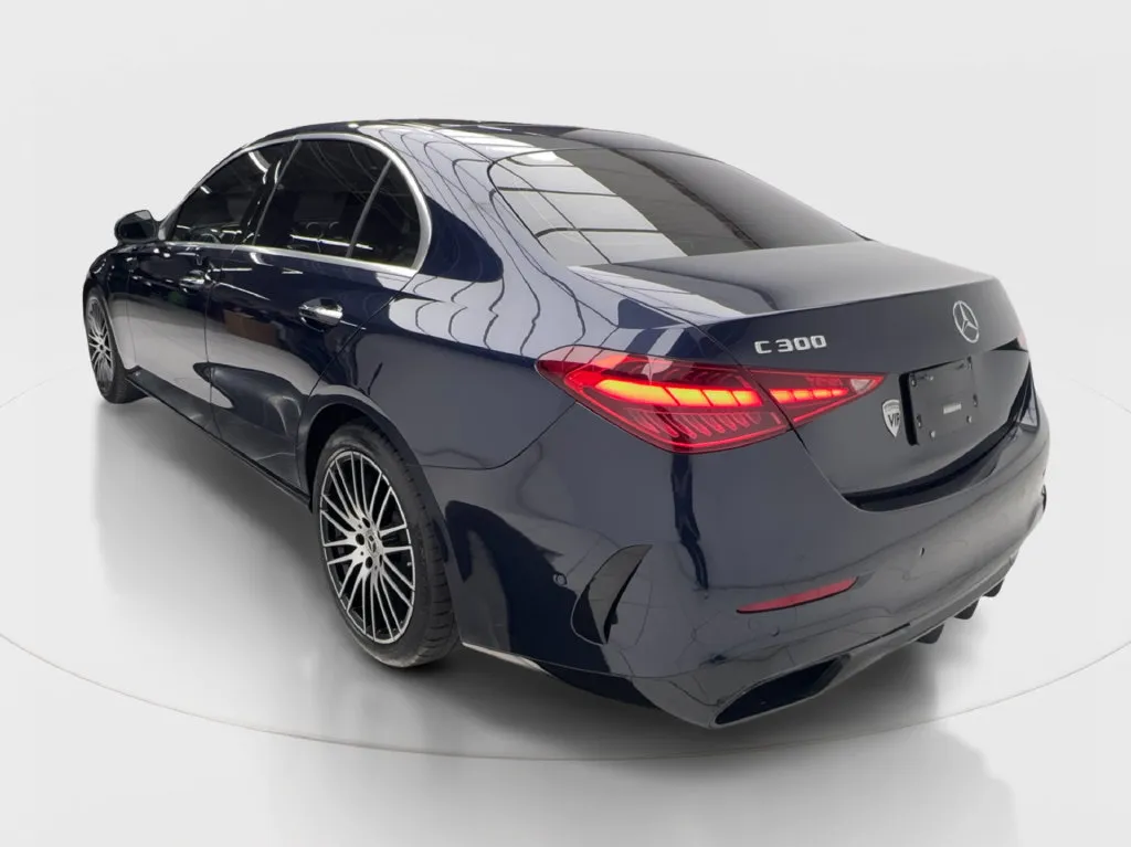 Mercedes-Benz C-Class photo 7