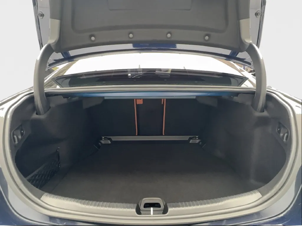 Mercedes-Benz C-Class photo 15