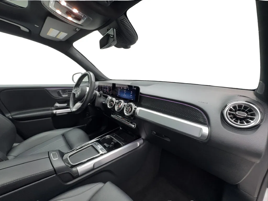 Mercedes-Benz GLB photo 29
