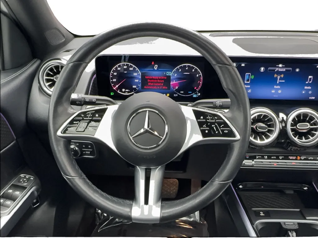 Mercedes-Benz GLB photo 34