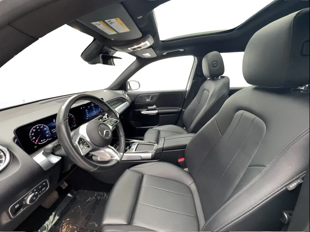 Mercedes-Benz GLB photo 20