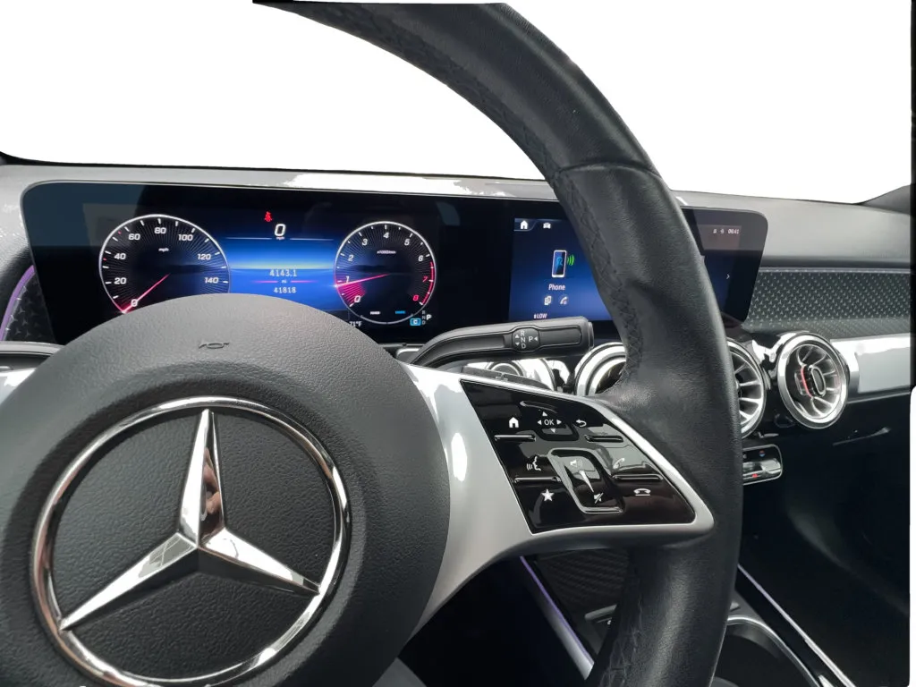Mercedes-Benz GLB photo 37